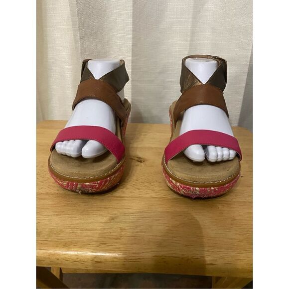 Vionic ankle strap wedge sandals - Picture 3 of 8